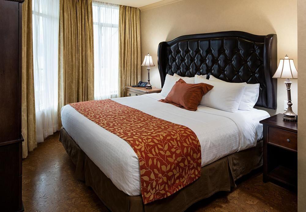 The Royal Kelowna - Bellstar Hotels & Resorts Exterior photo